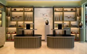 Dịch Vụ Tư Vấn Phong Thủy Cho Showroom: Tạo Không Gian Mua Sắm Thu Hút Khách Hàng và Thịnh Vượng